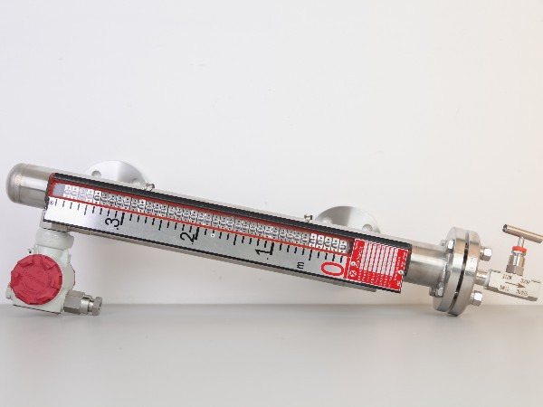 西安相遠(yuǎn)科技磁翻板液位計(jì)能裝遠(yuǎn)傳嗎？