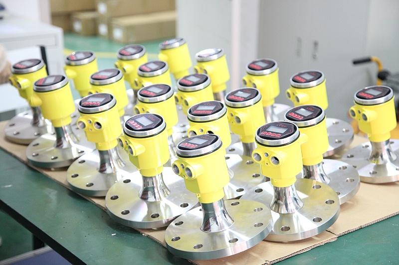 雷達(dá)液位計(jì)實(shí)物圖